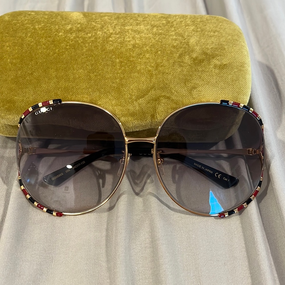Brand new Gucci sunglasses